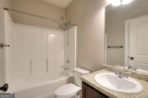 Bath - 1536 Middleton Dr, Monroe, GA 30655 photo 1 of 7