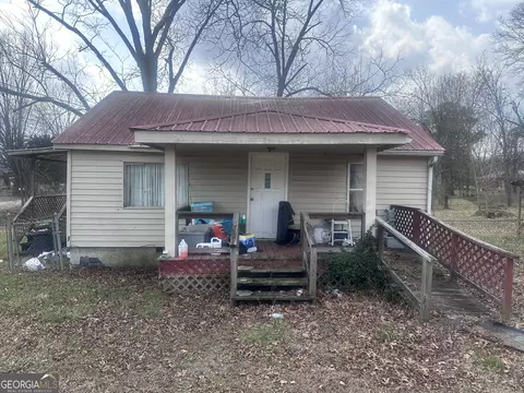 132 Edgewood St, Trenton, GA 30752