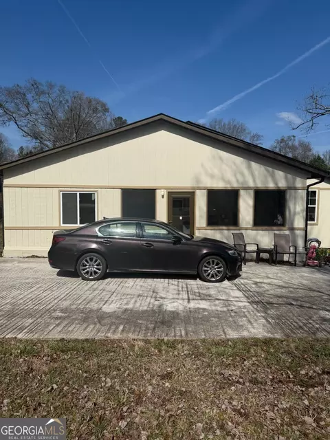 961 Old Conyers Rd, Stockbridge, GA 30281