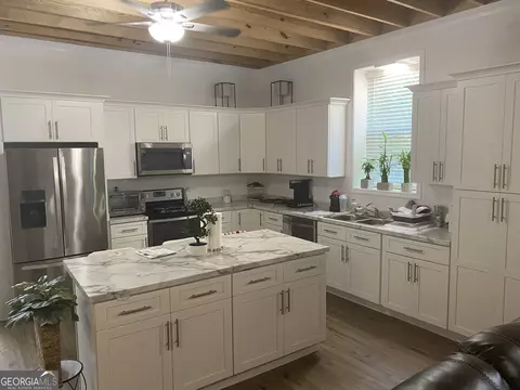 200 Heath Rd, Carrollton, GA 30116