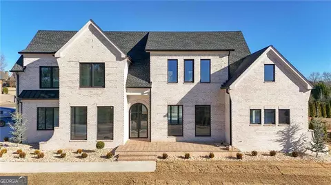 2445 Sunflower Dr, Hoschton, GA 30548