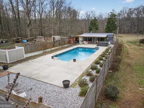 Exterior - 1719 Harber Rd, Carnesville, GA 30521 photo 4 of 17