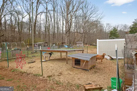 Exterior - 1719 Harber Rd, Carnesville, GA 30521 photo 2 of 17