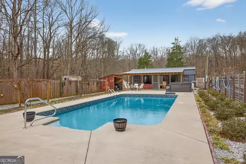 Exterior - 1719 Harber Rd, Carnesville, GA 30521 photo 5 of 17