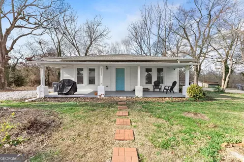5919 Chattahoochee St, Lula, GA 30554