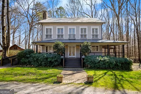1174 Bear Creek Rd, Moreland, GA 30259