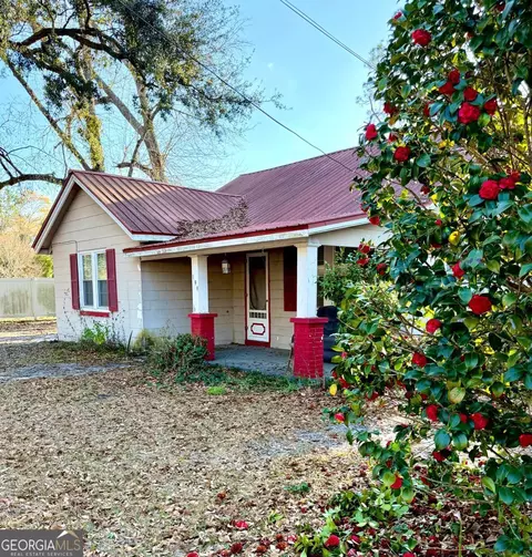 198 Holmesville Ave, Baxley, GA 31513