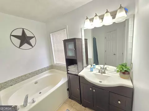 Bath - 128 Deep Step Rd, Covington, GA 30014 photo 2 of 3