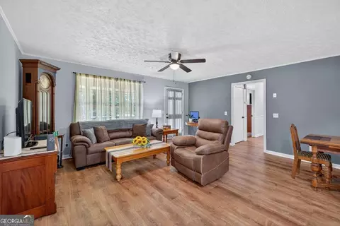 Living - 199 Cherry St SE, Calhoun, GA 30701 photo 1 of 6