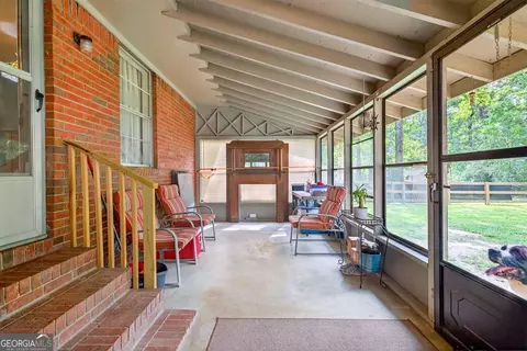 Exterior - 199 Cherry St SE, Calhoun, GA 30701 photo 1 of 21