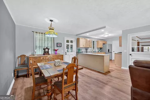 Dining - 199 Cherry St SE, Calhoun, GA 30701 photo 1 of 2