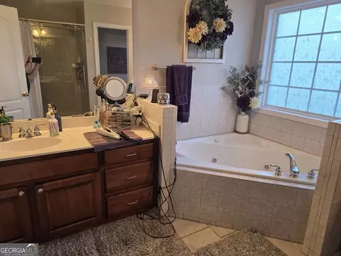 Bath - 801 Eggie Ct, Mcdonough, GA 30252 photo 1 of 6