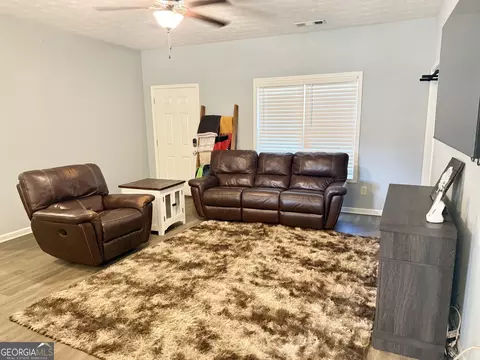 Living - 107 Edgemont Ct, Lagrange, GA 30240 photo 1 of 2