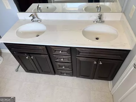 Bath - 107 Edgemont Ct, Lagrange, GA 30240 photo 2 of 5