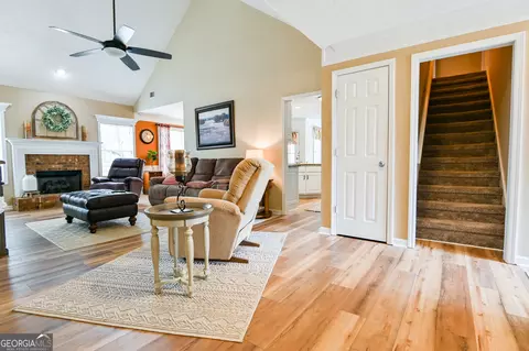 Entry Way - 105 Edinburgh Ln, Covington, GA 30016 photo 6 of 6