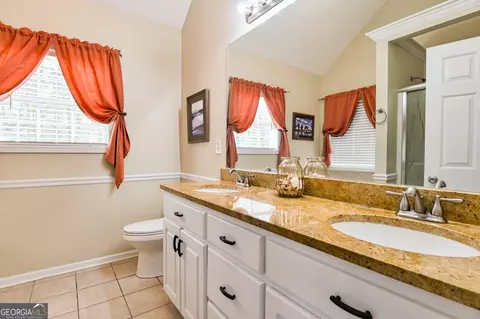 Bath - 105 Edinburgh Ln, Covington, GA 30016 photo 1 of 6