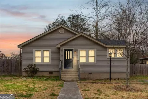 202 Gordon St, Rockmart, GA 30153