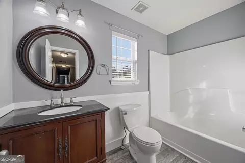Bath - 417 Ryoaks Dr, Hampton, GA 30228 photo 2 of 4