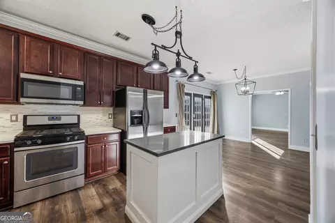 Kitchen - 417 Ryoaks Dr, Hampton, GA 30228 photo 2 of 2