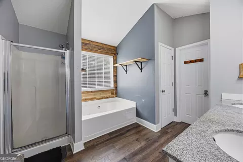 Bath - 417 Ryoaks Dr, Hampton, GA 30228 photo 3 of 4