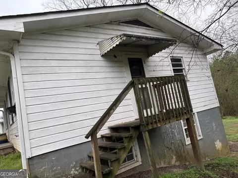Exterior - 309 Crest Dr, Calhoun, GA 30701 photo 3 of 3