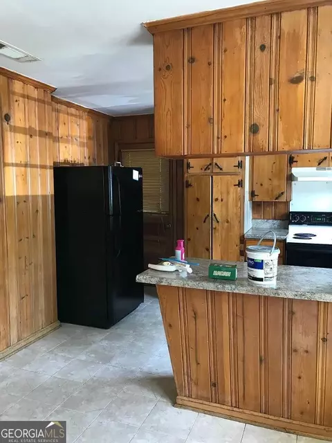 Kitchen - 309 Crest Dr, Calhoun, GA 30701 photo 1 of 5