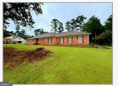 100 Winterthur Ct, Fayetteville, GA 30214