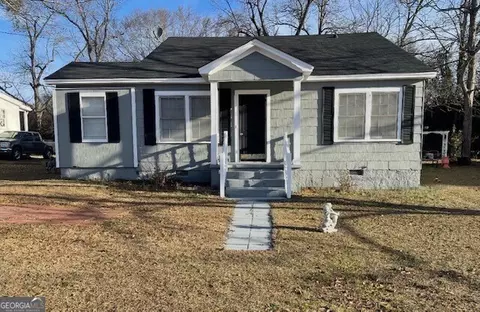 112 Carey St, Elberton, GA 30635
