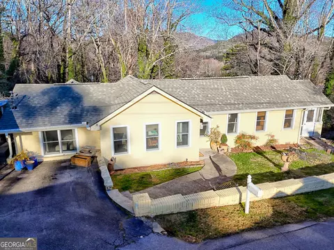 98 Pickett Hill St, Clayton, GA 30525