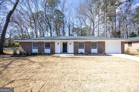 602 N Forest Lake Dr, Macon, GA 31210