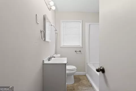 Bath - 2019 Dunham Ct, Augusta, GA 30906 photo 1 of 2