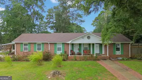 5524 Laurel Ln NW, Lilburn, GA 30047