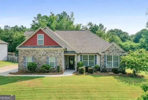 1246 Foxcreek Dr, Mcdonough, GA 30252