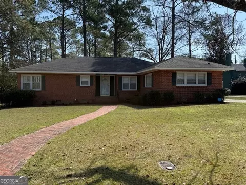 1221 Ridge Ave N, Tifton, GA 31794