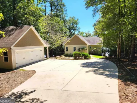 1570 Pointe Royal Rd, Greensboro, GA 30642
