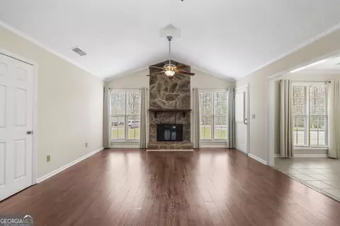 Living - 125 Hazel Way, Lagrange, GA 30241 photo 3 of 5
