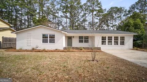 642 Parker Dr, Hinesville, GA 31313