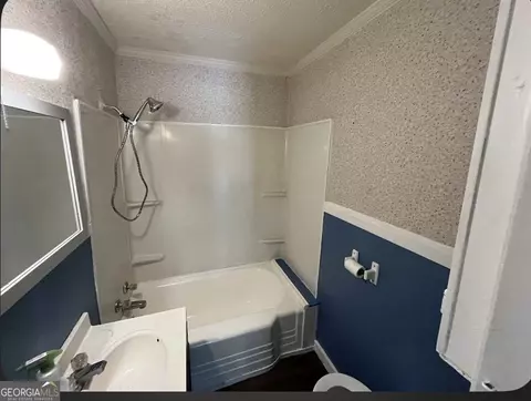Bath - 702 E Waring St E, Waycross, GA 31502 photo 2 of 2