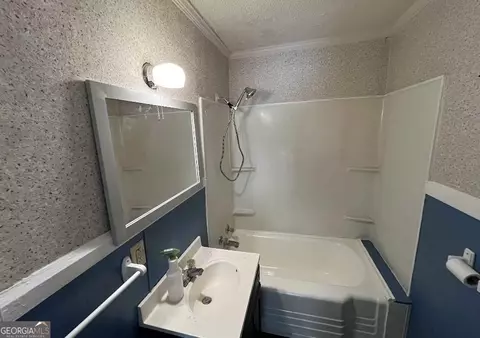 Bath - 702 E Waring St E, Waycross, GA 31502 photo 1 of 2