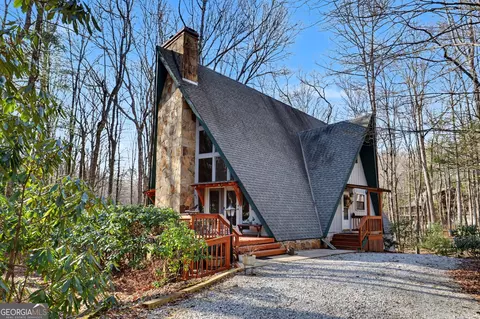 42 Lost Valley Dr, Dillard, GA 30537