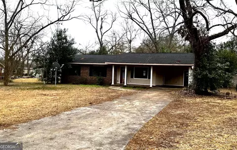 103 Strawberry Ct, Fitzgerald, GA 31750