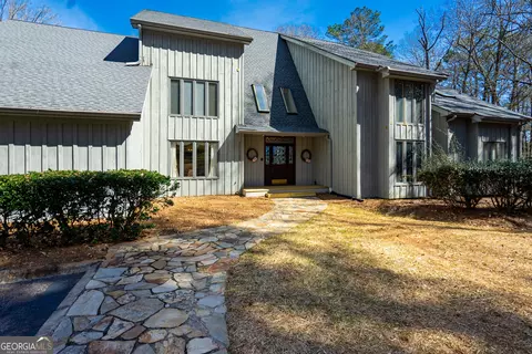 Exterior - 2010 Foxcroft Dr, Lagrange, GA 30240 photo 4 of 20