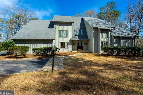 Exterior - 2010 Foxcroft Dr, Lagrange, GA 30240 photo 5 of 20