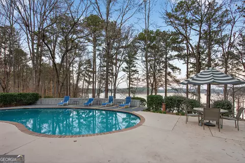 Exterior - 2010 Foxcroft Dr, Lagrange, GA 30240 photo 9 of 20