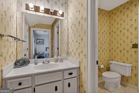 Bath - 2010 Foxcroft Dr, Lagrange, GA 30240 photo 4 of 7
