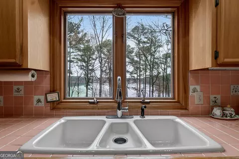 Kitchen - 2010 Foxcroft Dr, Lagrange, GA 30240 photo 4 of 5