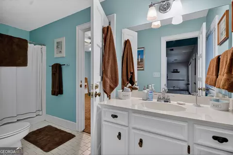 Bath - 2010 Foxcroft Dr, Lagrange, GA 30240 photo 7 of 7