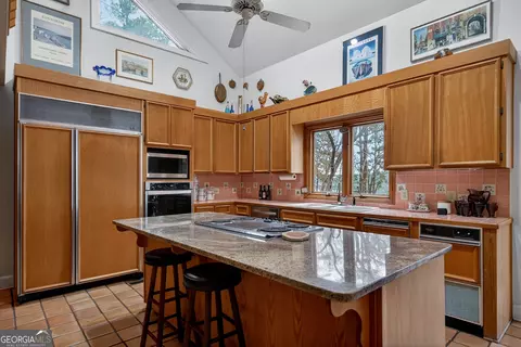 Kitchen - 2010 Foxcroft Dr, Lagrange, GA 30240 photo 2 of 5