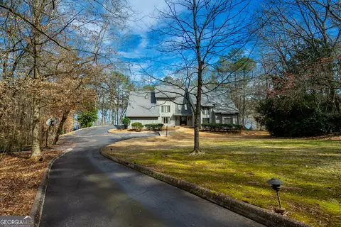 Exterior - 2010 Foxcroft Dr, Lagrange, GA 30240 photo 2 of 20