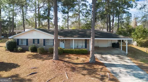 210 S Parkway Dr, Sylvania, GA 30467